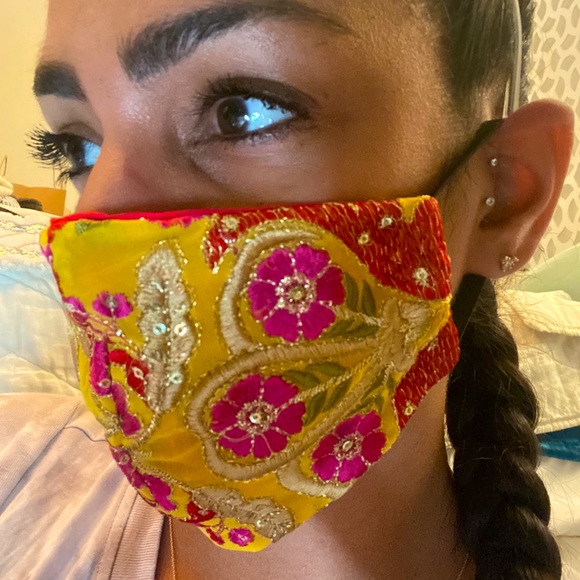 Hand Made Embroidered floral face mask, M/L - Picture 7 of 8